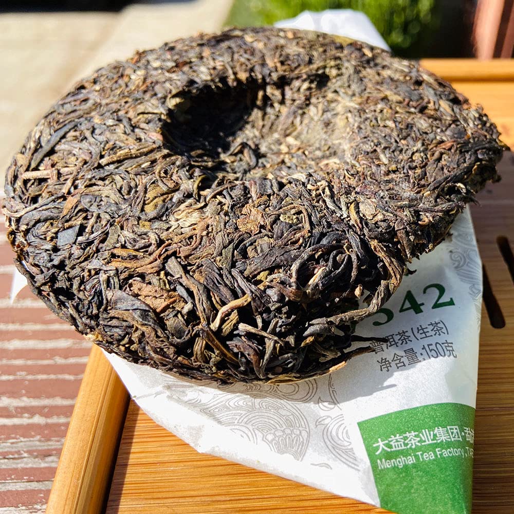 Classic Aged Pu-erh Tea Cake with Smooth Fermented Flavor