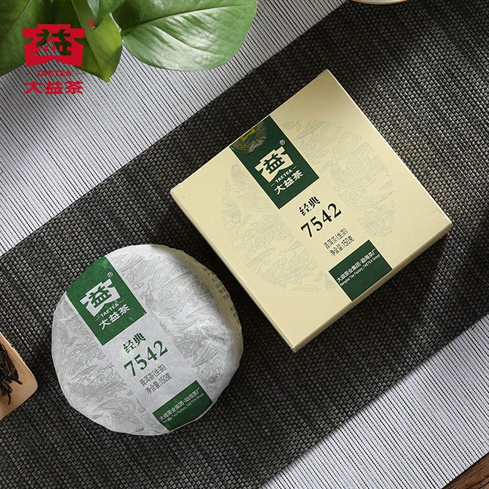 Classic Aged Pu-erh Tea Cake with Smooth Fermented Flavor